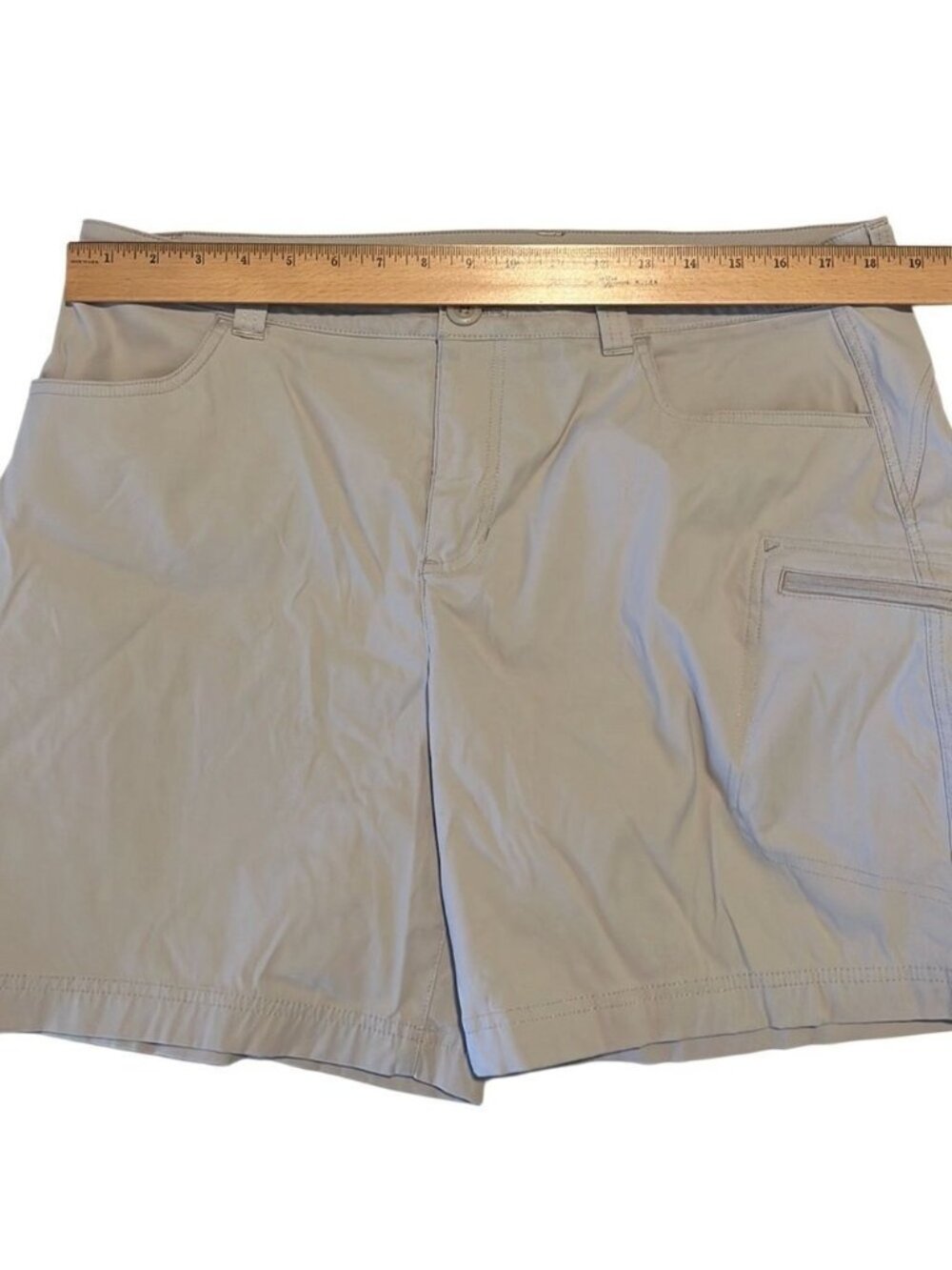 Eddie Bauer Tan Pockets Cargo Shorts Women's Size 16 - Picture 10 of 12